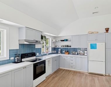 35 Bayberry Lane - Photo Thumbnail 8