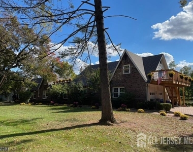 45 N Lakeside Drive - Photo Thumbnail 5