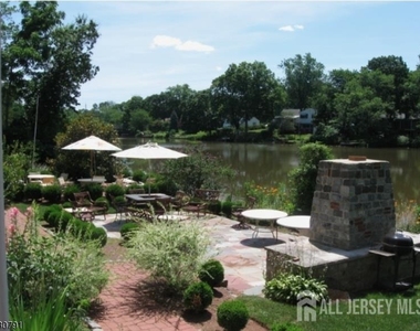 45 N Lakeside Drive - Photo Thumbnail 7