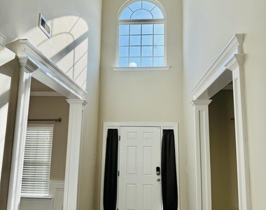 2902 Framer Lane - Photo Thumbnail 5