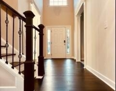 2902 Framer Lane - Photo Thumbnail 4