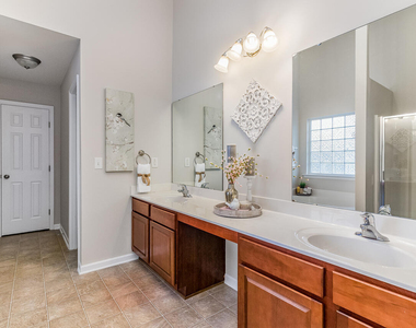 2902 Framer Lane - Photo Thumbnail 23