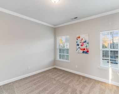 2902 Framer Lane - Photo Thumbnail 30
