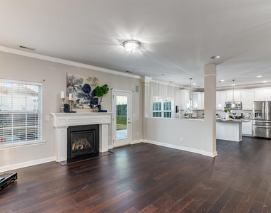 2902 Framer Lane - Photo Thumbnail 13