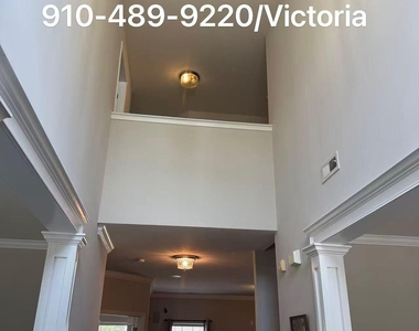 2902 Framer Lane - Photo Thumbnail 34