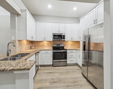 5353 Memorial Drive - Photo Thumbnail 2