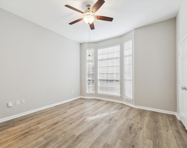 5353 Memorial Drive - Photo Thumbnail 6