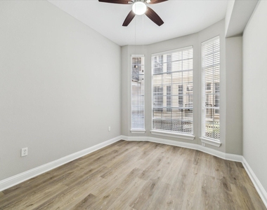 5353 Memorial Drive - Photo Thumbnail 8