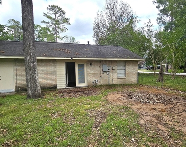3303 Roaming Woods Lane - Photo Thumbnail 16
