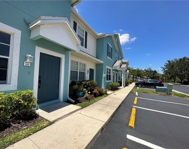 3627 Pine Oak Circle - Photo Thumbnail 2