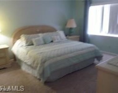 3618 Arctic Circle - Photo Thumbnail 4