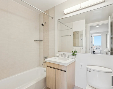West 67th Street - Photo Thumbnail 4
