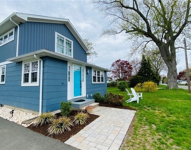 8 Clinton Avenue - Photo Thumbnail 13