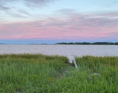 8 Clinton Avenue - Photo Thumbnail 6