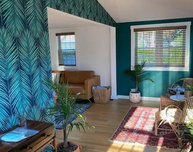 8 Clinton Avenue - Photo Thumbnail 2