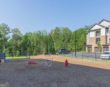 2080 One White Oak Lane - Photo Thumbnail 33