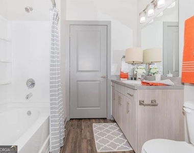 2080 One White Oak Lane - Photo Thumbnail 4