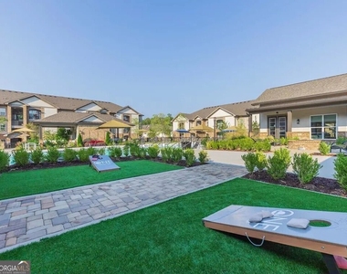 2080 One White Oak Lane - Photo Thumbnail 22