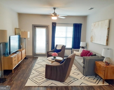 2080 One White Oak Lane - Photo Thumbnail 1