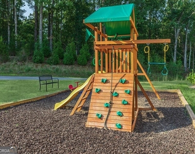 2080 One White Oak Lane - Photo Thumbnail 13