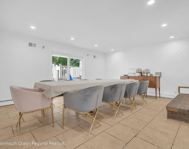 45 Roslyn Court - Photo Thumbnail 3