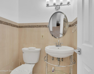 45 Roslyn Court - Photo Thumbnail 13