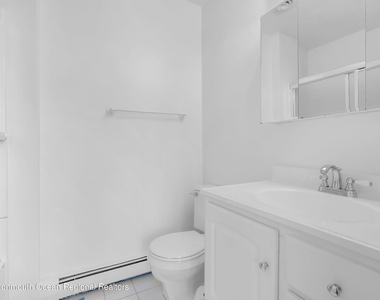 45 Roslyn Court - Photo Thumbnail 19
