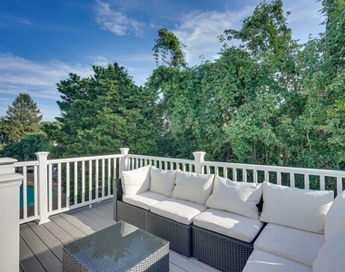 45 Roslyn Court - Photo Thumbnail 25