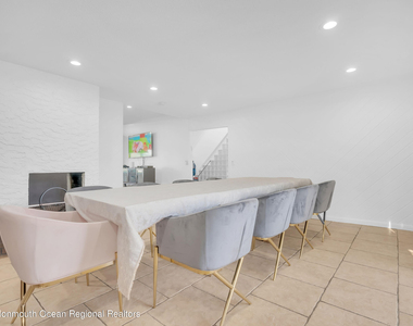 45 Roslyn Court - Photo Thumbnail 4