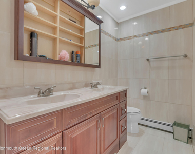 45 Roslyn Court - Photo Thumbnail 22