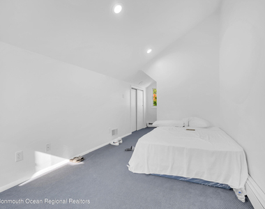 45 Roslyn Court - Photo Thumbnail 11