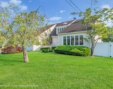 45 Roslyn Court - Photo Thumbnail 34