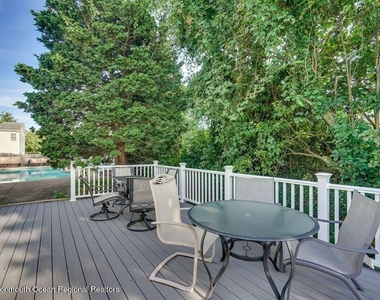 45 Roslyn Court - Photo Thumbnail 27