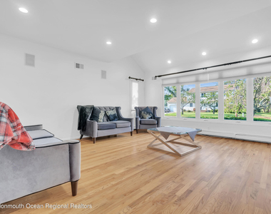 45 Roslyn Court - Photo Thumbnail 1