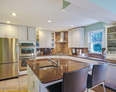 45 Roslyn Court - Photo Thumbnail 7