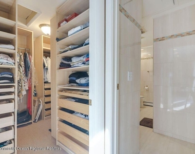 45 Roslyn Court - Photo Thumbnail 14