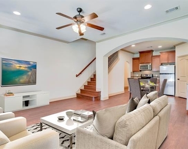 2724 Forest Park Boulevard - Photo Thumbnail 2