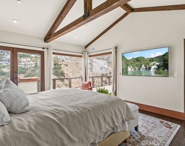 345 Emerald Bay - Photo Thumbnail 21