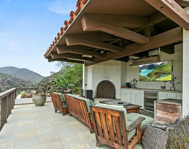 345 Emerald Bay - Photo Thumbnail 24