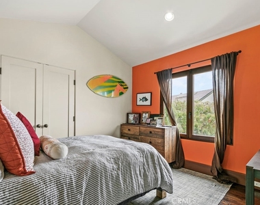 345 Emerald Bay - Photo Thumbnail 13