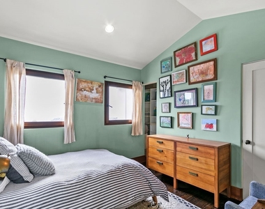 345 Emerald Bay - Photo Thumbnail 15