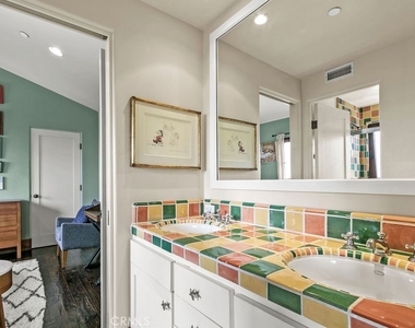 345 Emerald Bay - Photo Thumbnail 14