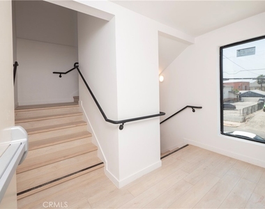 2341 Sheridan Street - Photo Thumbnail 14