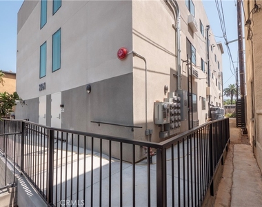 2341 Sheridan Street - Photo Thumbnail 18