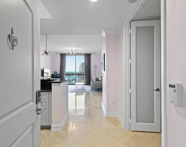 701 S Olive Avenue - Photo Thumbnail 3
