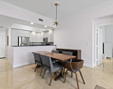 701 S Olive Avenue - Photo Thumbnail 11