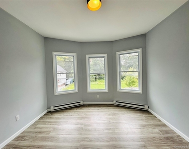 8 Morgan Avenue - Photo Thumbnail 8