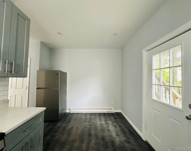 8 Morgan Avenue - Photo Thumbnail 4