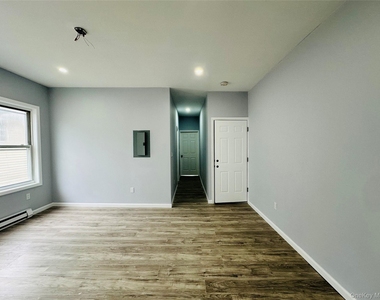 8 Morgan Avenue - Photo Thumbnail 6