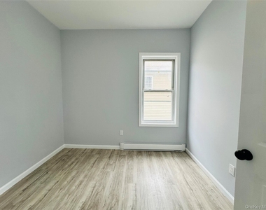 8 Morgan Avenue - Photo Thumbnail 11